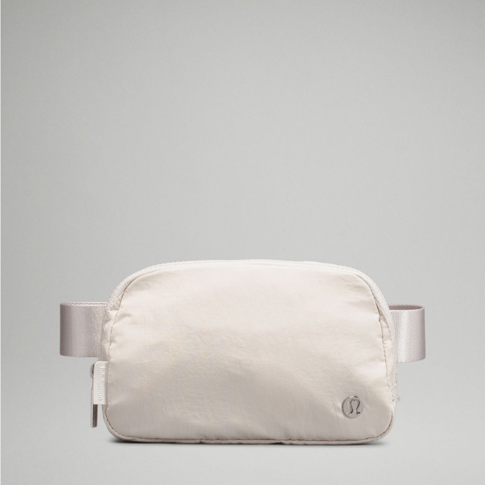 NWT Lululemon Everywhere Belt Bag in White Opal